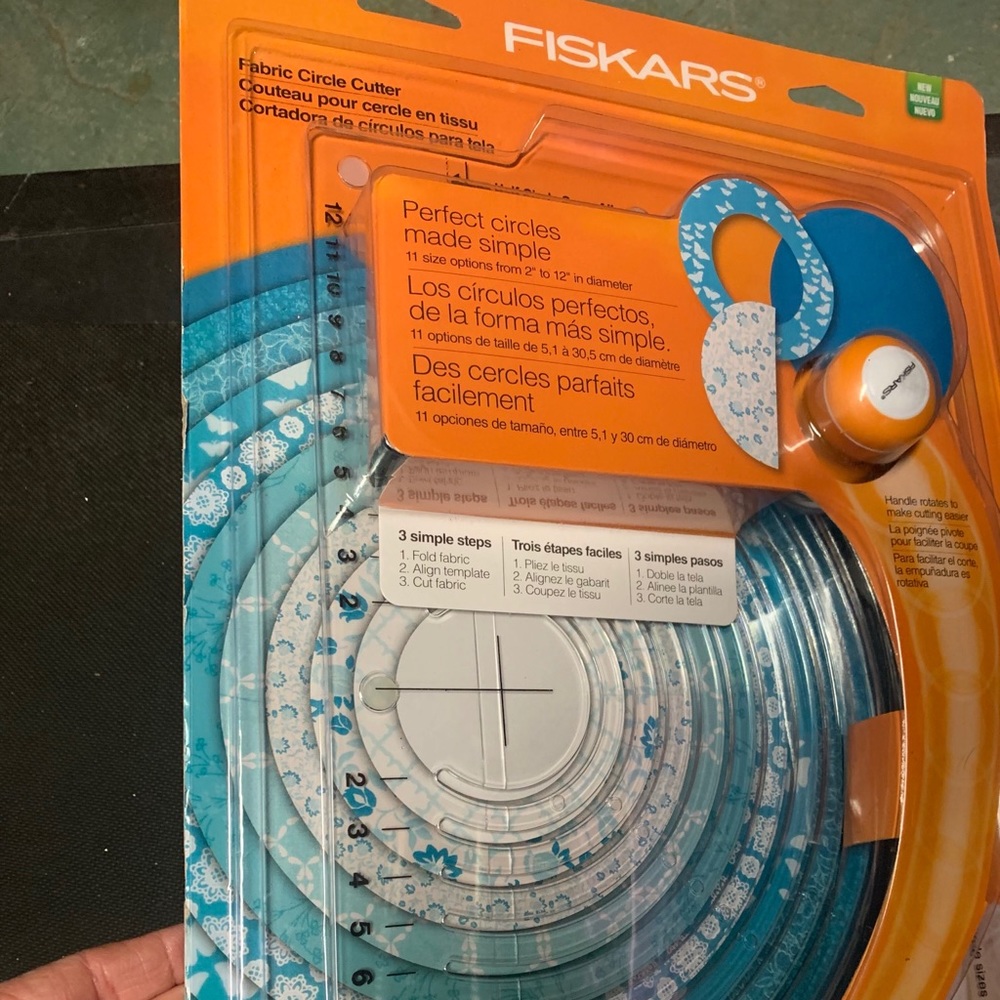 Fabric circle cutter